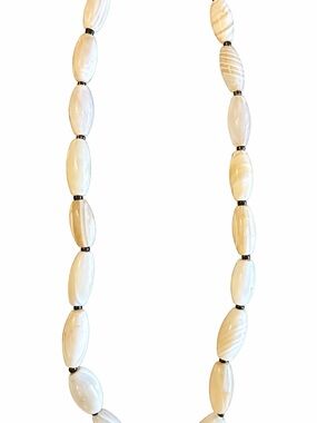 Source Unknown Cream Oval Bead Necklace with Silver Accents